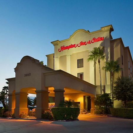 Hampton Inn & Suites Фарр Экстерьер фото