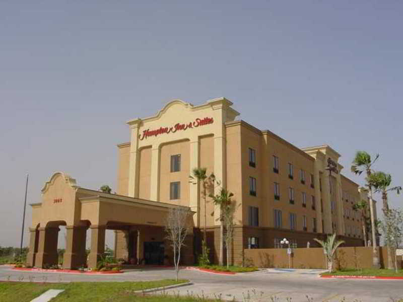 Hampton Inn & Suites Фарр Экстерьер фото